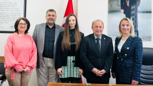 Eczacılar odası yönetimi başkan yardımcısı Gürtunca'yı ziyaret etti