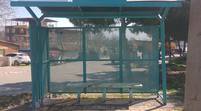 Gölmarmara'da yolcu bekleme duraklar tamamlandı