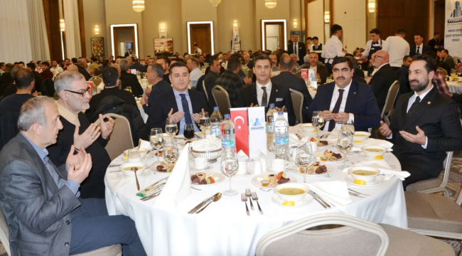 İftara siyaset karıştı