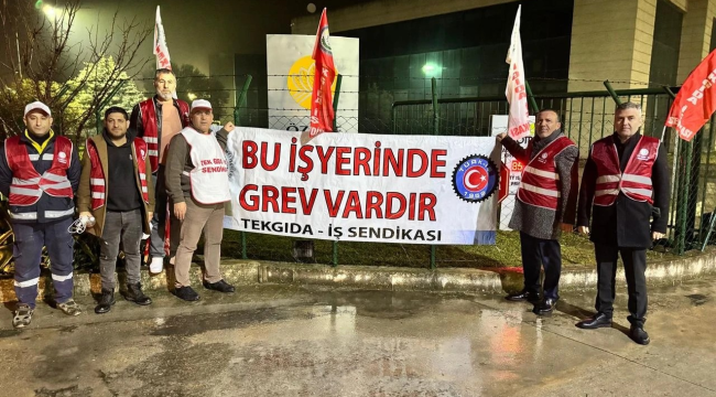 İzmir'de 3 ayrı fabrikada yüzlerce tütün işçisi grevde!