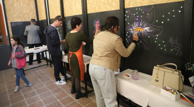 Karikatür sergisi ve canlı performans resim etkinliği