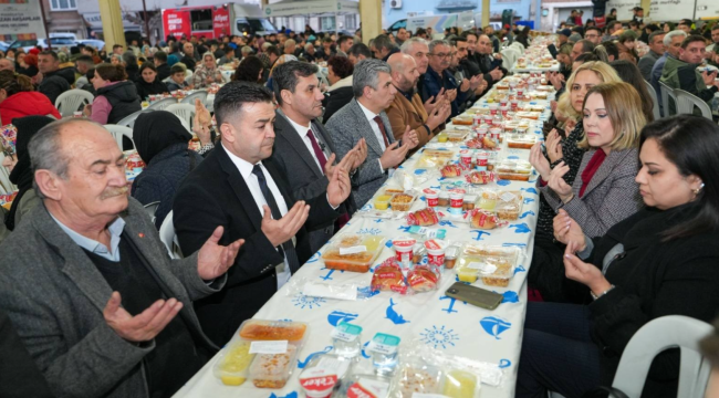 Kırkağaç'ta vatandaşlar büyükşehir iftarına katıldı
