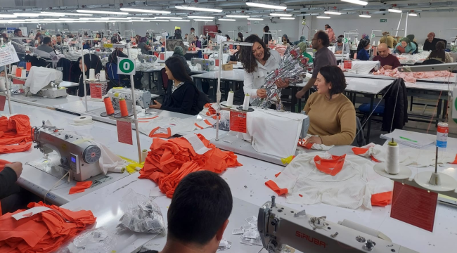 Kula belediyesi çalışan kadınların kadınlar gününü böyle kutladı