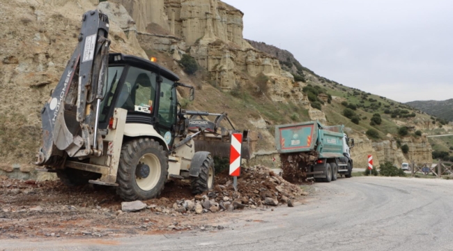 Kula peri bacaları yol genişletme ve bakım çalışmaları başladı