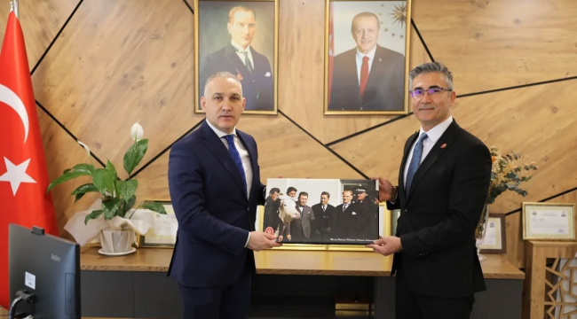 Manisa Veteriner hekimleri odası yönetimi müdür Öztürk'ü ziyaret etti