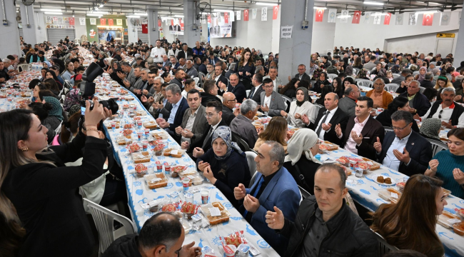 Ramazanın bereketı Sarıgöl'de verilen iftarda paylaşıldı