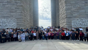 Salihli belediyesinin kültür turuna katılanlar Çanakkale'de