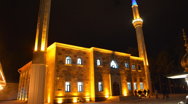 Sultan Abdülhamid han camii ibadete açıldı