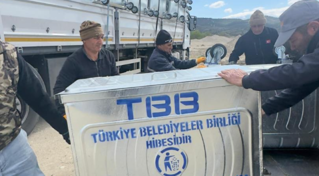 TBB Gölmarmara belediyesine 40 adet çöp konteyneri hibe etti