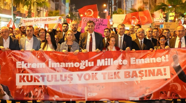 Turgutlu'da binlerce vatandaşın katıldığı muhteşem yürüyüş