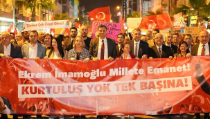 Turgutlu'da binlerce vatandaşın katıldığı muhteşem yürüyüş