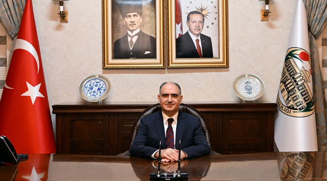 Vali Özkan vatandaşların ramazan bayramını kutladı