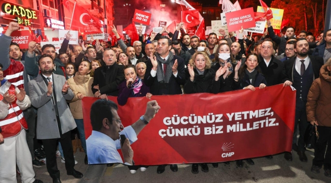 Vatandaşlar yasağı dinlemedi Manolya meydanına koştu