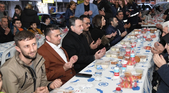 Vatandaşlarla ilk iftar