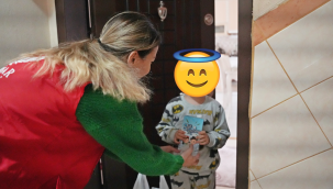 Akhisar'da ücretsiz süt dağıtımı başladı