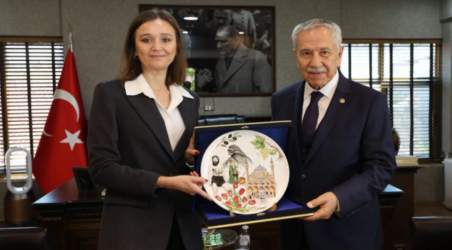 Arınç'tan başkan Durbay 'a öğütler