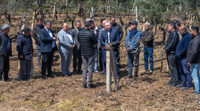 Bağları gezen Bakırlıoğlu 'zarar büyük çiftçiler ekonomk çıkamaza sürüklendi'