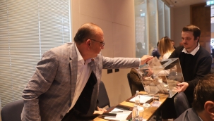 Başkan Akın encümen üyeliğine seçildi