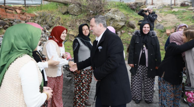 Başkan Balaban bir günde 5 mahalleyi ziyaret ederek vatandaşlarla bayramlaştı