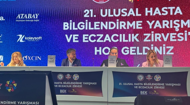 Başkan Mutlu ''küresel arenada lider eczacılar''oturumunu yönetti