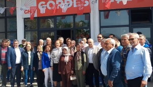 CHP heyeti Gördes'de dondan zarar gören çiftçileri dinledi