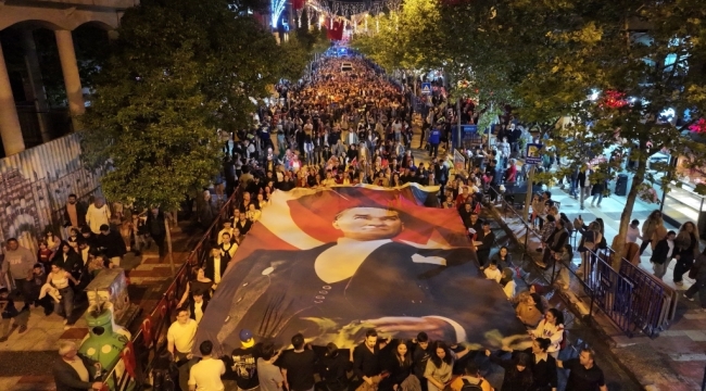 Kortej yürüyüşü renkli görüntülere sahne oldu