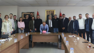 Meclis üyelerinden başka Akın'a sürpriz yaş günü