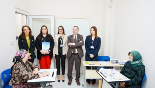 Mezunlar belgelerini aldı