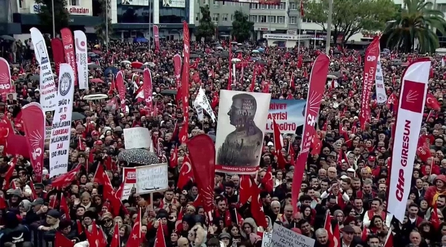 Muhteşem "millet iradesine sahip çıkıyor"mitingi