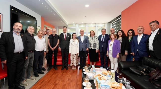 Onur ödülü Cahit Berkay'a verildi