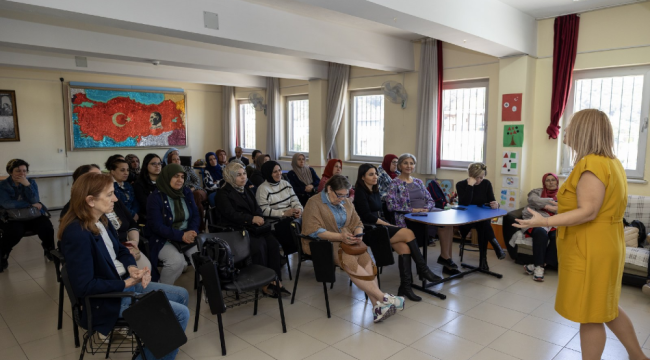 Özel öğrencilerin velilerine danışmanlık ve beslenme semineri