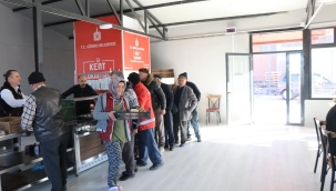 Pazr yerinde esnaf ve vatandaşlara çorba ikramı