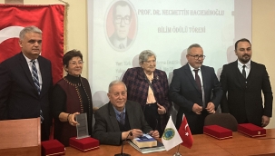 Prof. Dr. Ayşe İlker "Manisa ağızları" çalışmasıyla Türk dili ödülü aldı