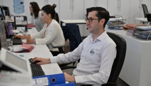 sağlıkta şiddeti kınamak için belediye çalışanları beyaz giydi