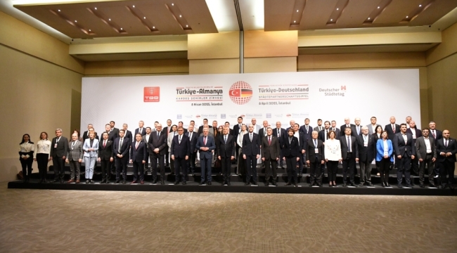 Türkiye-Almanya kardeş şehirler zirvesine katıldı