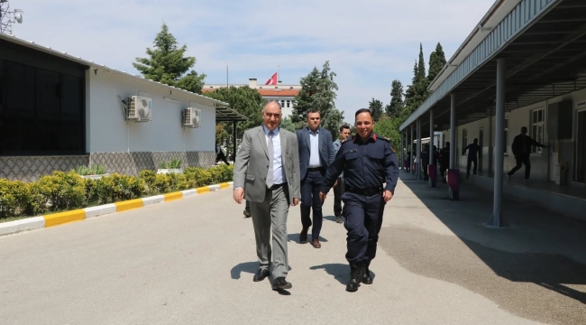 Vali Özkan Manisa il jandarma komutanlığı'nı ziyaret etti