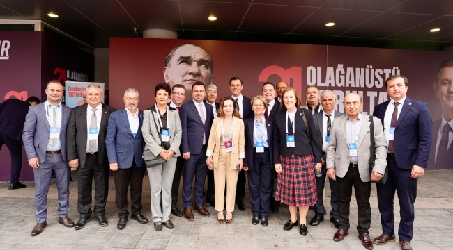 Yeniden seçilen Özel'i kutlayan başkan Özalper'eşitlik ve adalet mücadelesinde daha güçlü bir şekilde yol alacağıız'