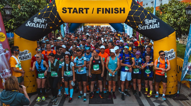 Yüzlerce sporcu Efes'de yarışmak için buluştu