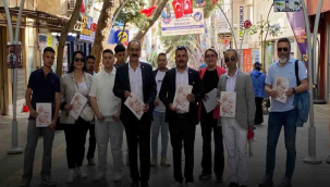 ADD Alaşehir şubesi esnaf ve geçlere bayramda hitabe dağıttı