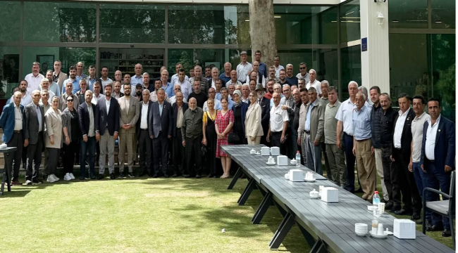 AKP'li Akkal Salihli'de muhtarlarla bir araya geldi