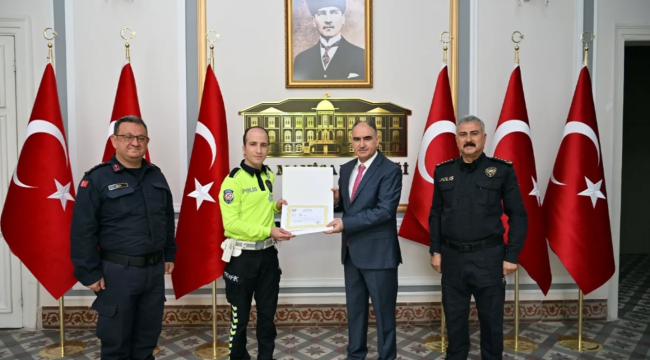 Başarılı trafik personeli ödüllendirildi