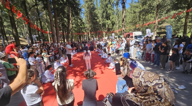 Başkan Balaban bayram heycanını gençlerle paylaştı