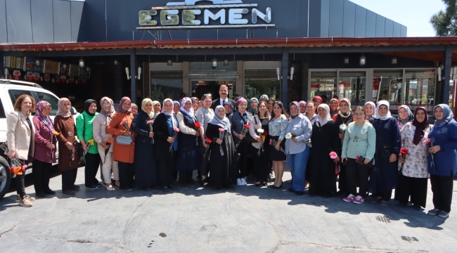 Başkan Dönmez muhtar eşleriyle kahvaltıda buluştu