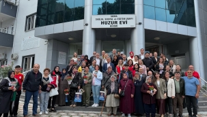 Başkan Okur huzurevinde anneler günü kutladı