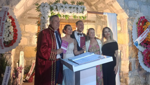 Başkan Özalper nikah şahidi oldu