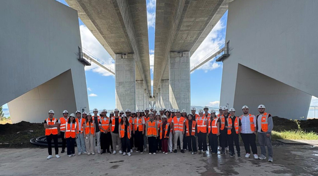 CBÜ mühendislik bölümü öğrencileri Çanakkale'de