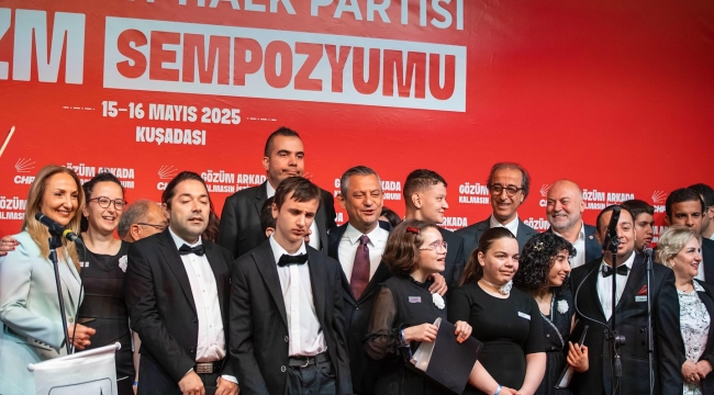 CHP lideri Özel otizm sempozyumuna katıldı