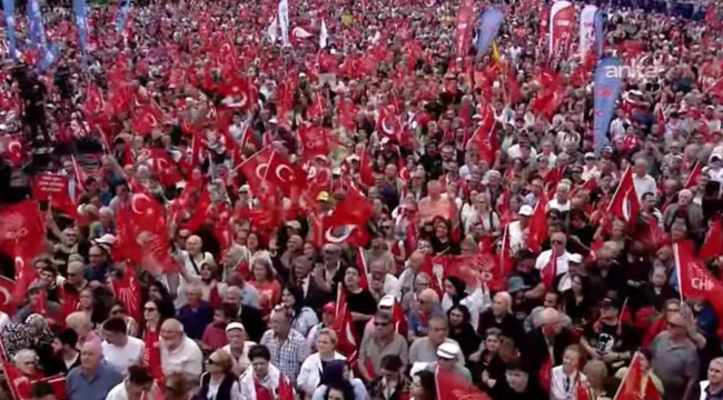 CHP'nin Düzce mitinginde onbinlerce vatandaş 'hak, hukuk ve adalet'diye haykırdı