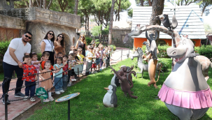 Çocuklar masal kahramanlarıyla buluştu