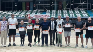  "Cumhuriyet smaçları" takımı kazandı